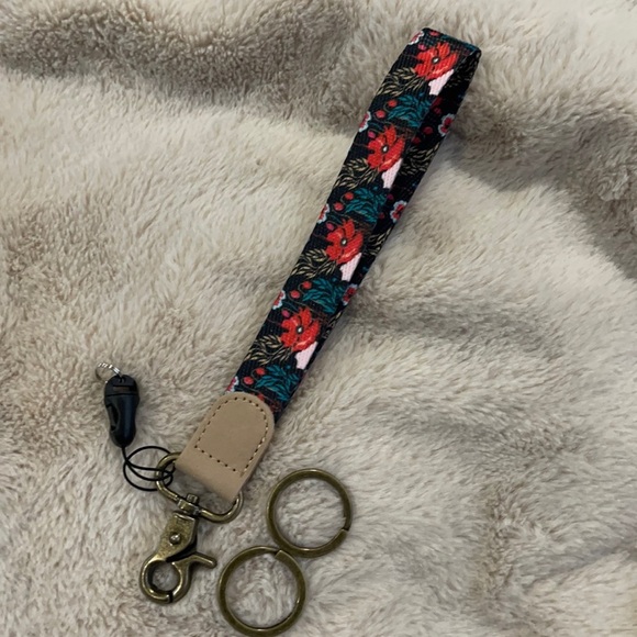 Accessories - New beautiful floral wristlet keychain